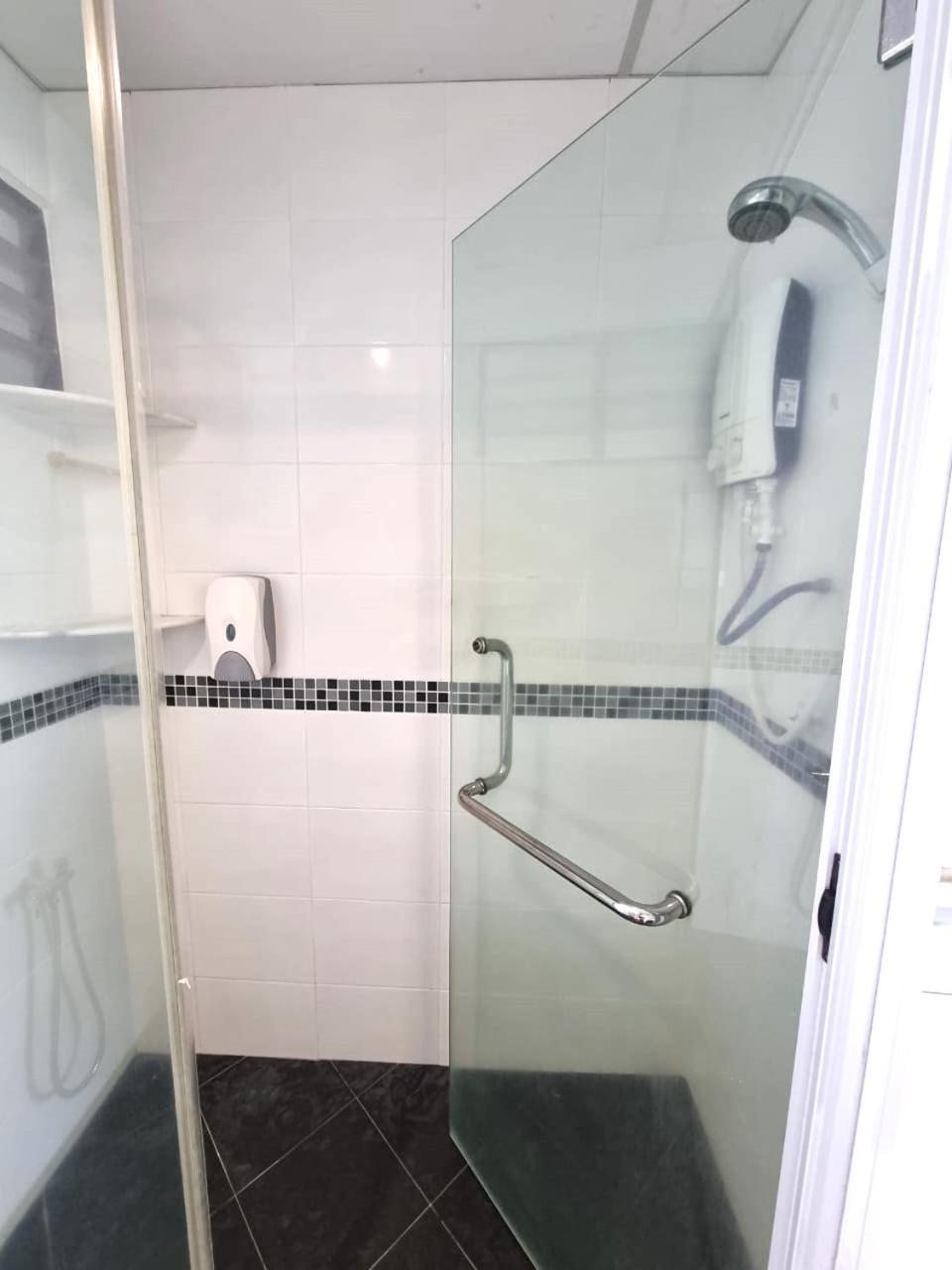 Green Ocean Seaview Apartment Batu Feringgi Buitenkant foto