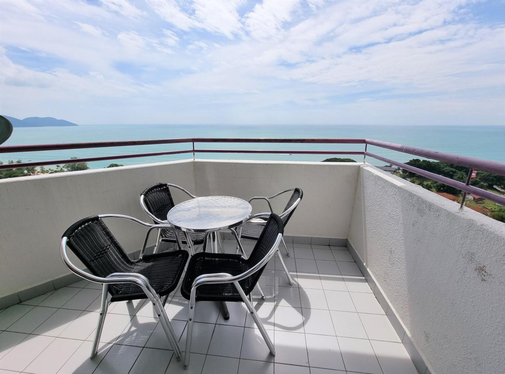 Green Ocean Seaview Apartment Batu Feringgi Buitenkant foto