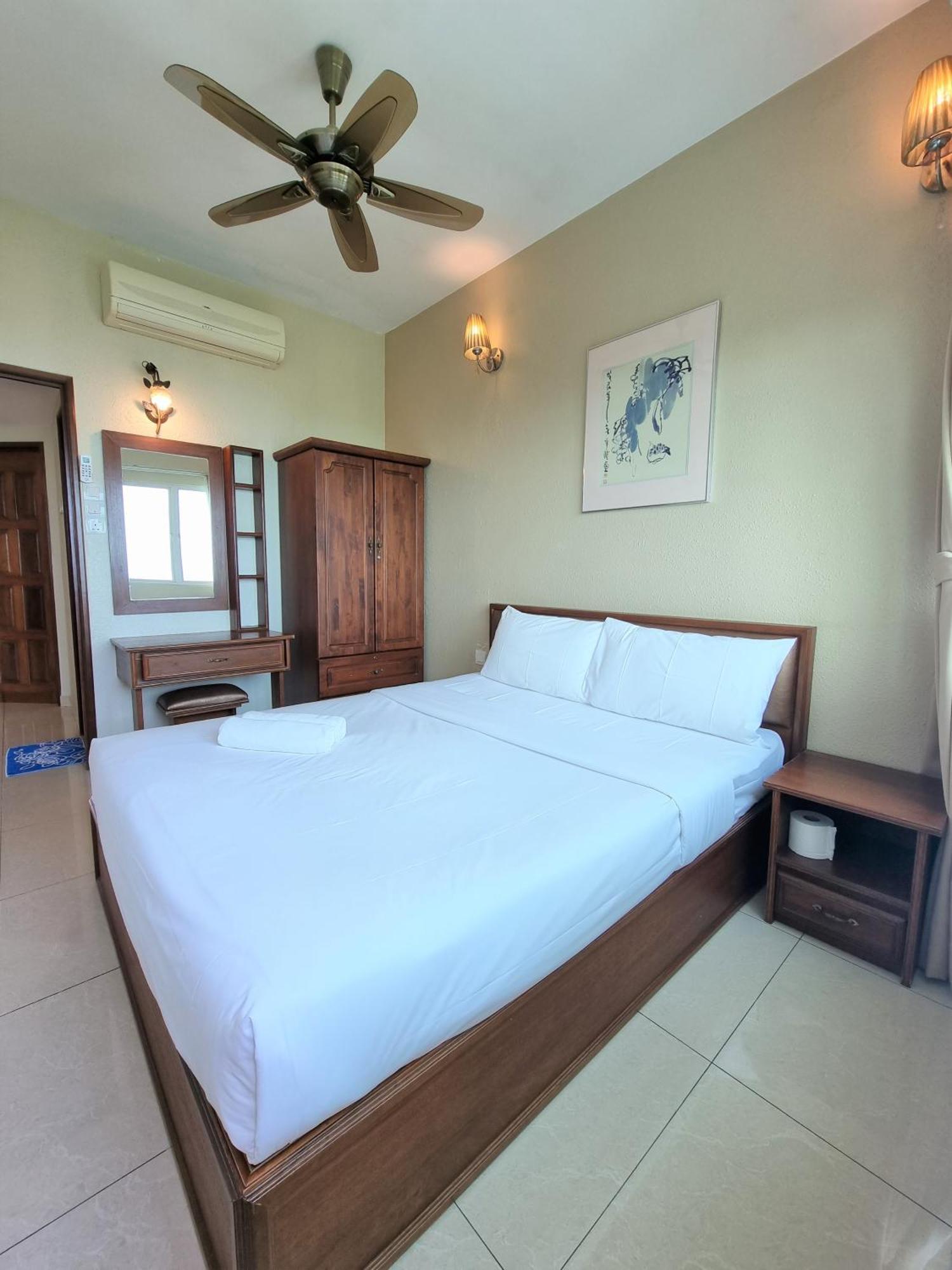 Green Ocean Seaview Apartment Batu Feringgi Buitenkant foto