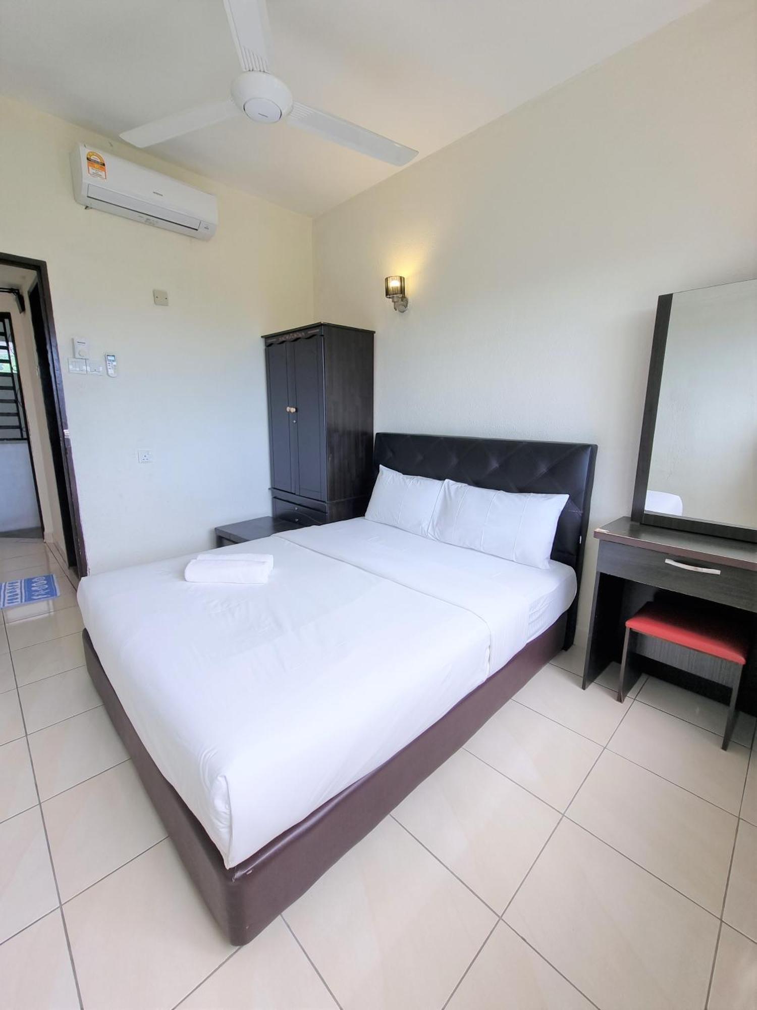 Green Ocean Seaview Apartment Batu Feringgi Buitenkant foto