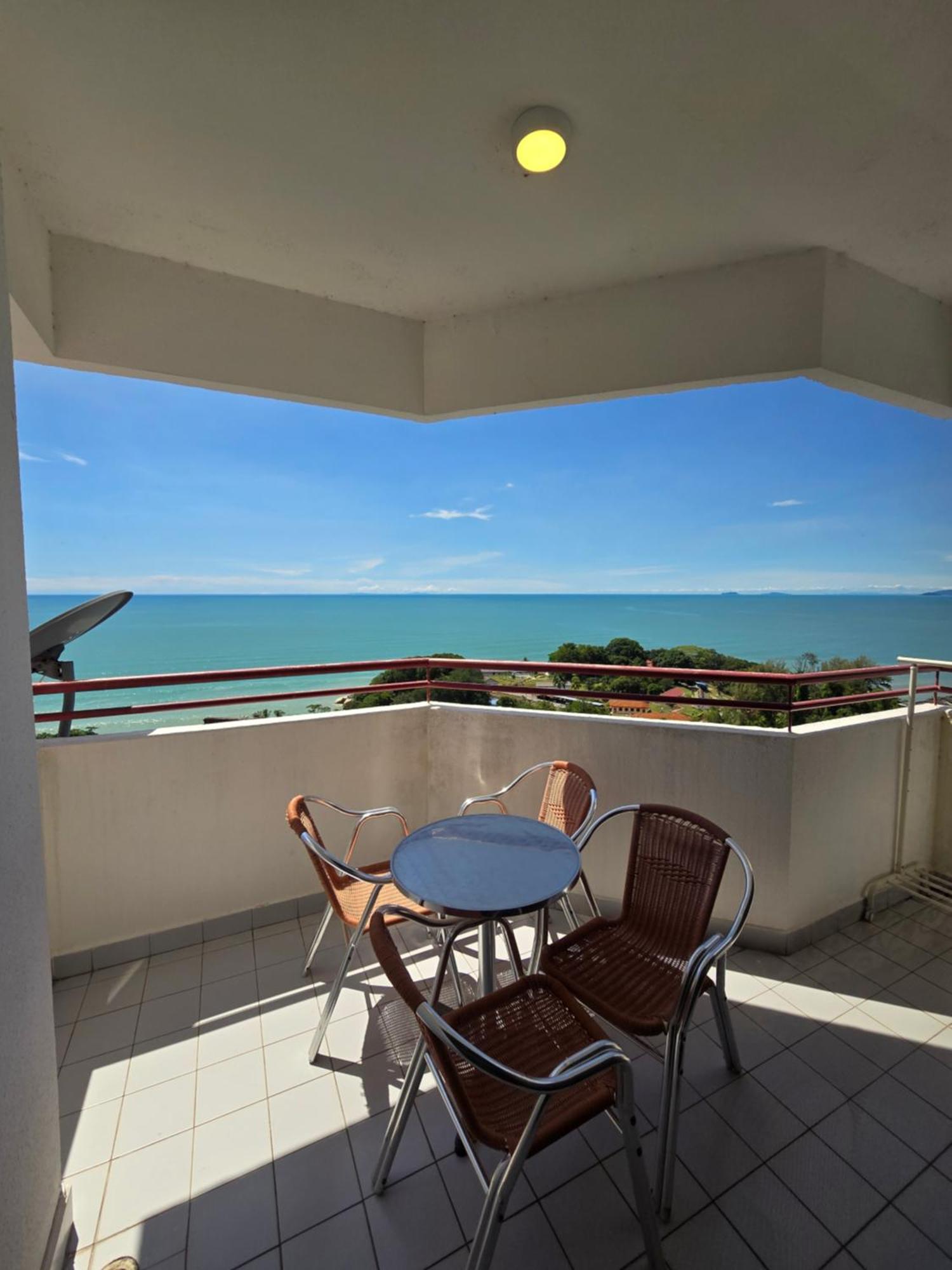 Green Ocean Seaview Apartment Batu Feringgi Buitenkant foto