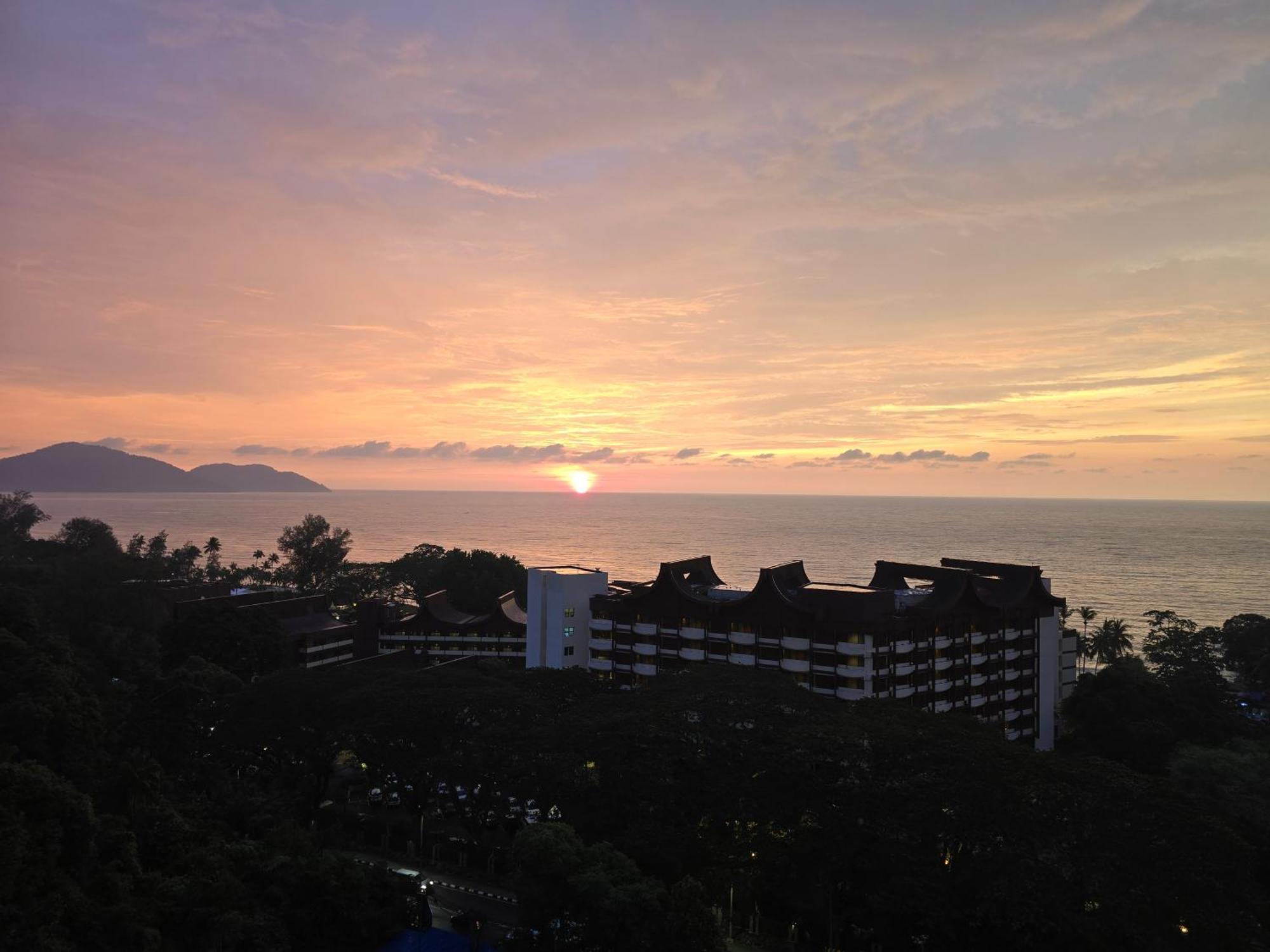 Green Ocean Seaview Apartment Batu Feringgi Buitenkant foto